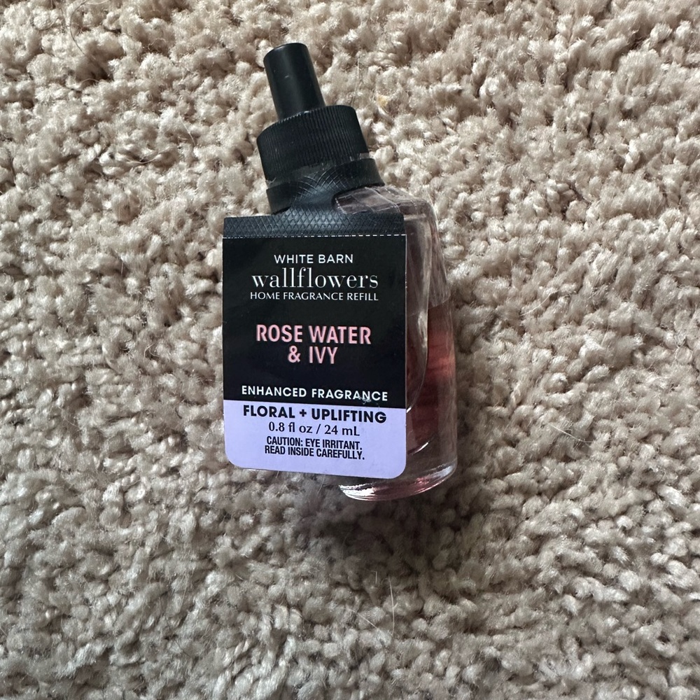 White Barn Rose Water & Ivy Wallflowers Fragrance Refill - Pink